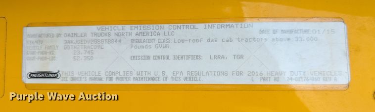 image for item MY9447 2016 Freightliner Cascadia 125  semi truck