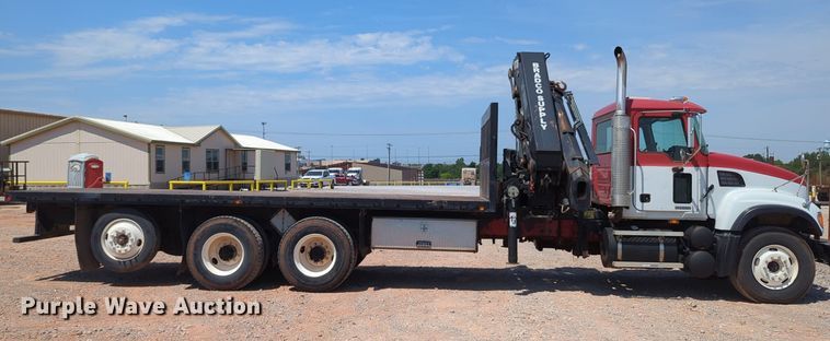 image for item MY9812 2007 Mack CV713  crane truck