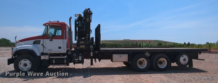 image for item MY9812 2007 Mack CV713  crane truck