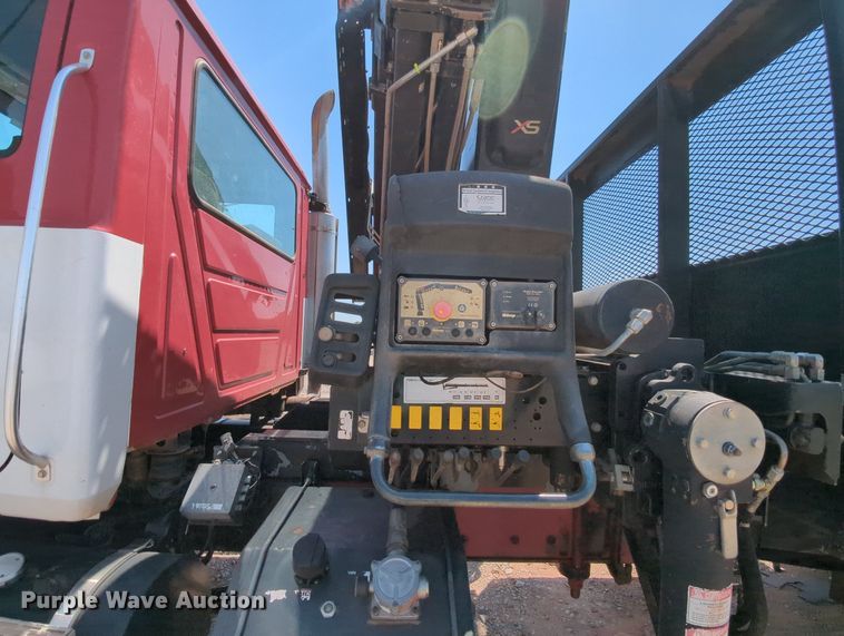 image for item MY9812 2007 Mack CV713  crane truck