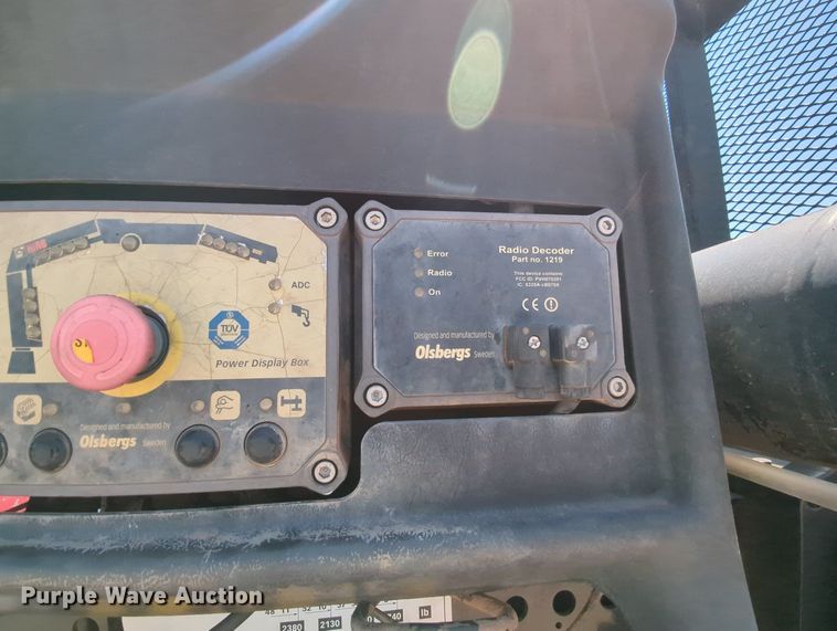 image for item MY9812 2007 Mack CV713  crane truck