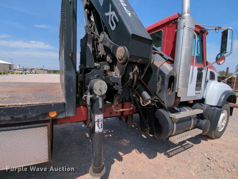 image for item MY9812 2007 Mack CV713  crane truck