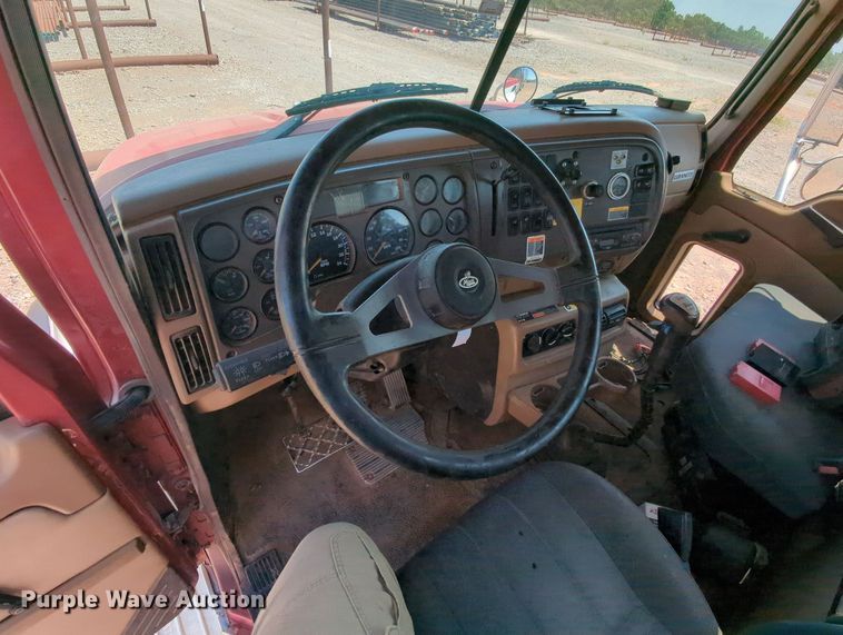 image for item MY9812 2007 Mack CV713  crane truck