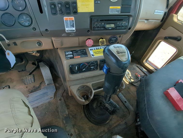 image for item MY9812 2007 Mack CV713  crane truck