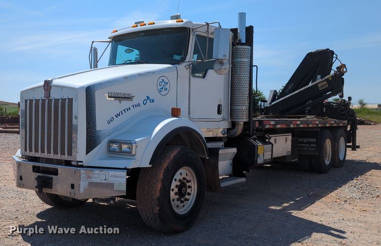 image for item MY9813 2006 Kenworth T800  crane truck