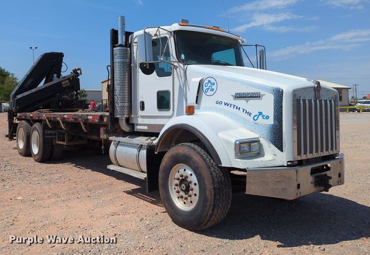 image for item MY9813 2006 Kenworth T800  crane truck