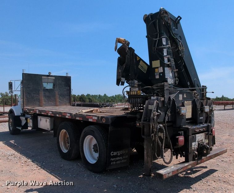 image for item MY9813 2006 Kenworth T800  crane truck