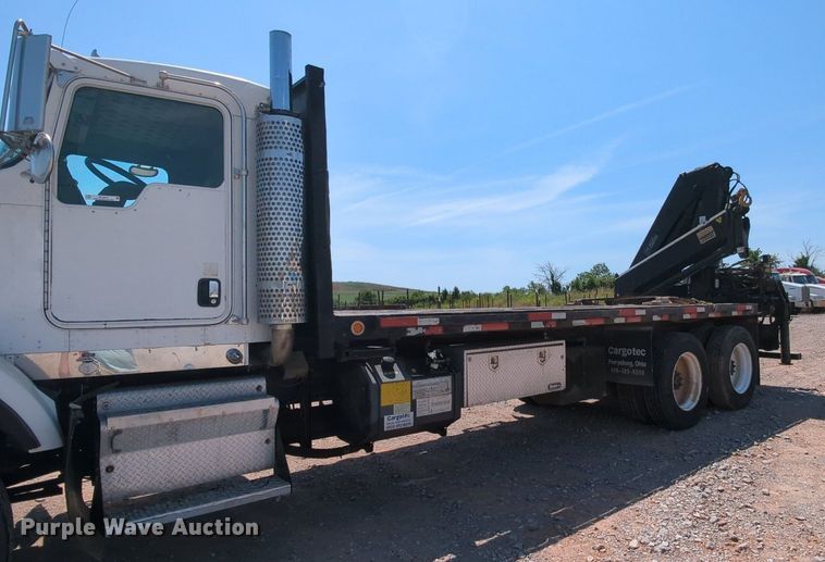 image for item MY9813 2006 Kenworth T800  crane truck