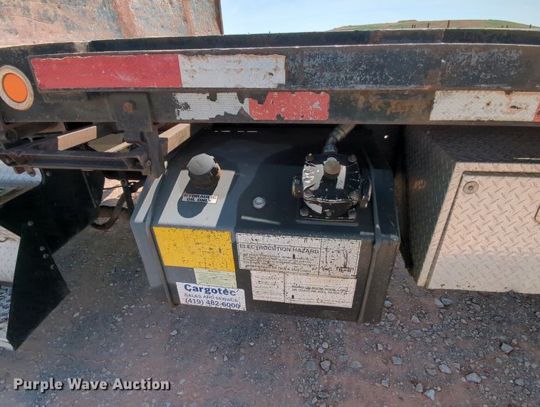 image for item MY9813 2006 Kenworth T800  crane truck