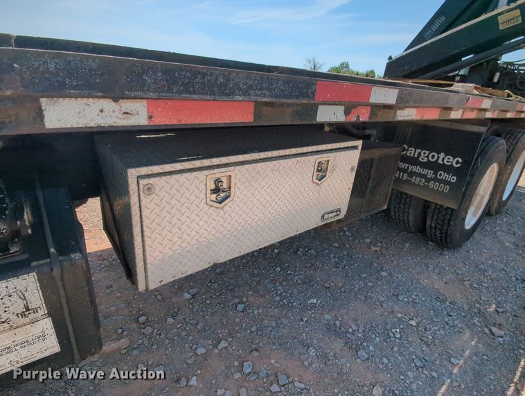 image for item MY9813 2006 Kenworth T800  crane truck