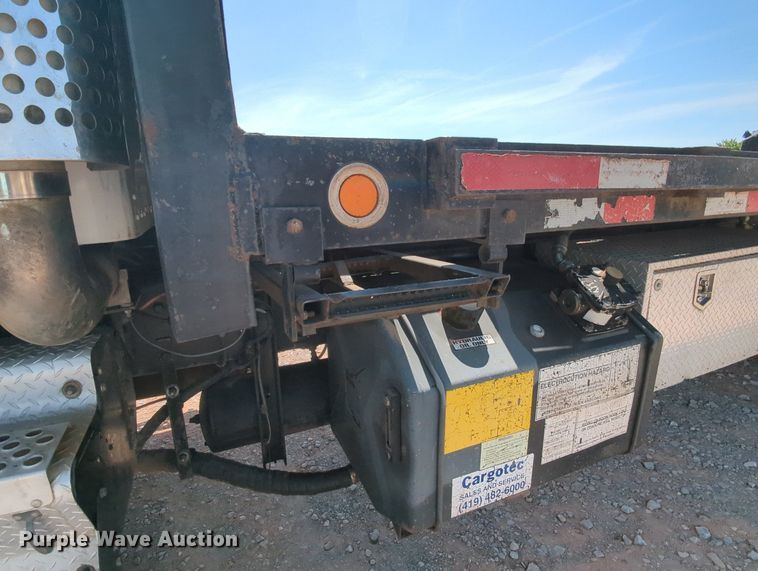 image for item MY9813 2006 Kenworth T800  crane truck