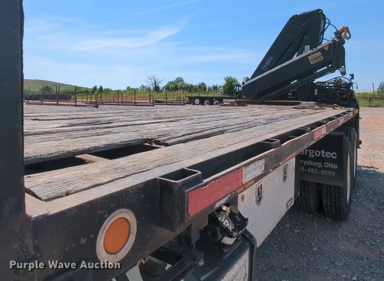 image for item MY9813 2006 Kenworth T800  crane truck