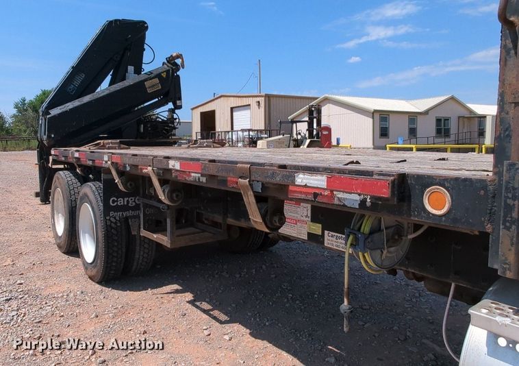 image for item MY9813 2006 Kenworth T800  crane truck