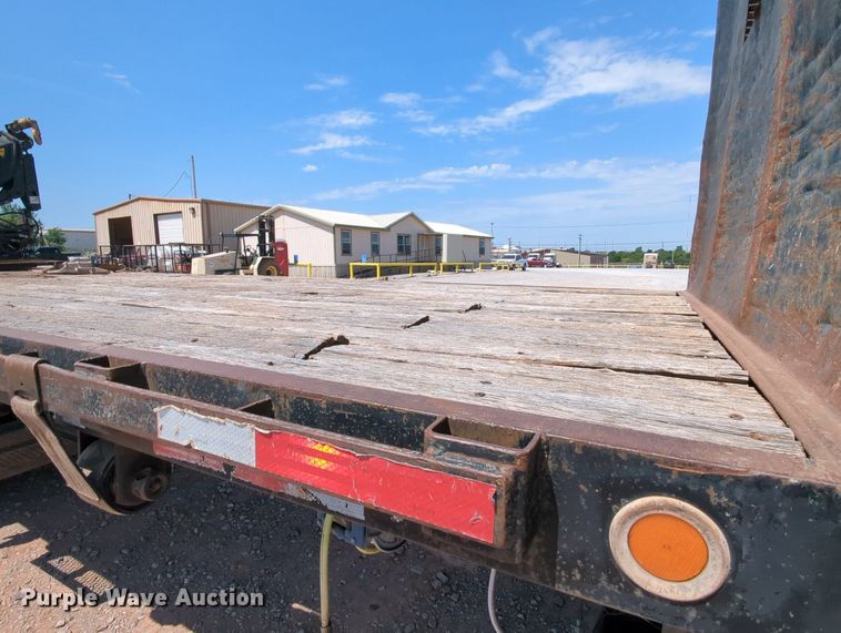 image for item MY9813 2006 Kenworth T800  crane truck