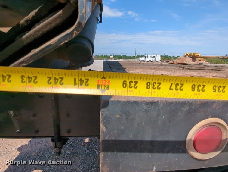 image for item MY9813 2006 Kenworth T800  crane truck