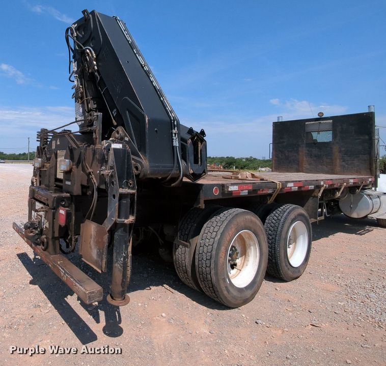 image for item MY9813 2006 Kenworth T800  crane truck