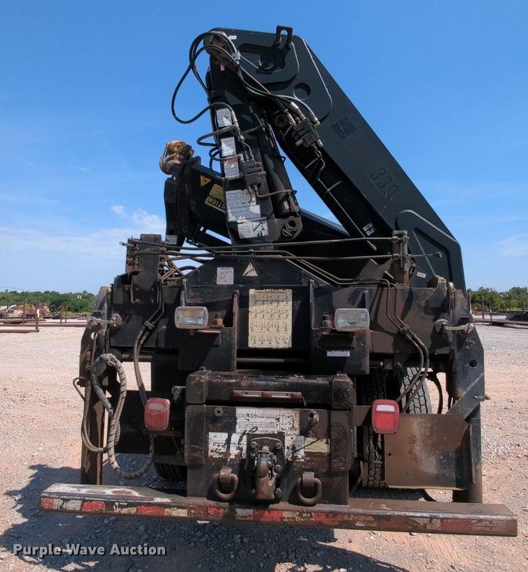 image for item MY9813 2006 Kenworth T800  crane truck