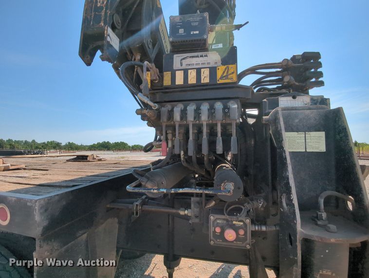 image for item MY9813 2006 Kenworth T800  crane truck