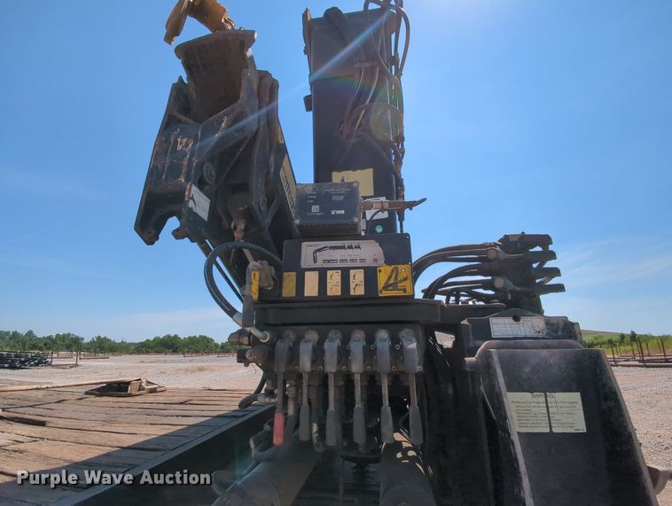 image for item MY9813 2006 Kenworth T800  crane truck