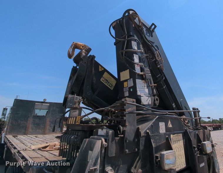 image for item MY9813 2006 Kenworth T800  crane truck