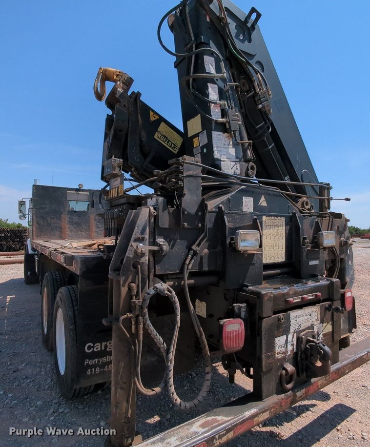 image for item MY9813 2006 Kenworth T800  crane truck