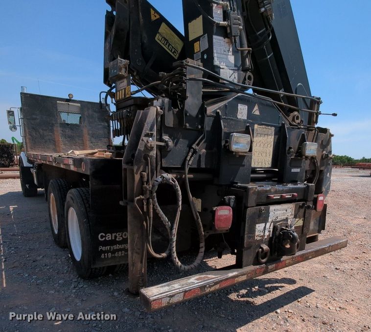 image for item MY9813 2006 Kenworth T800  crane truck