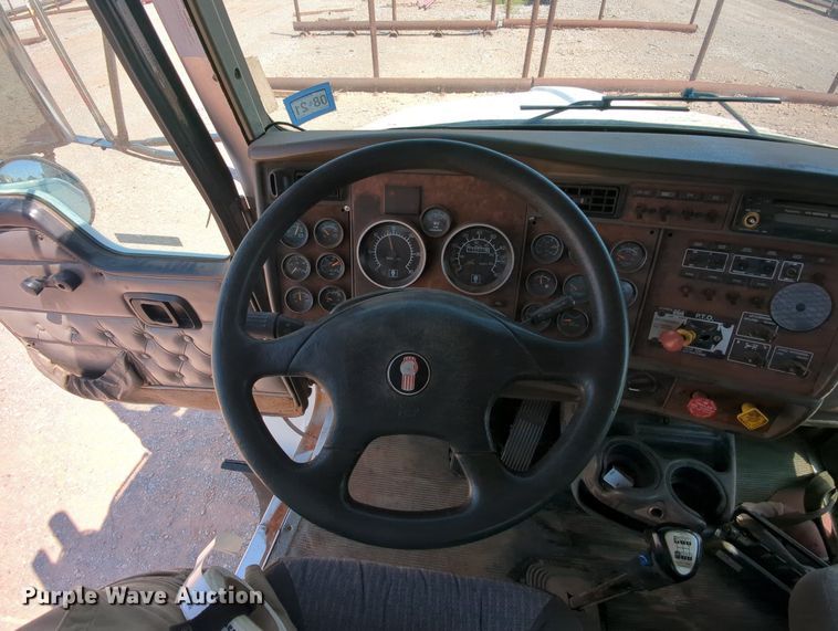 image for item MY9813 2006 Kenworth T800  crane truck