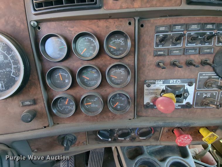 image for item MY9813 2006 Kenworth T800  crane truck