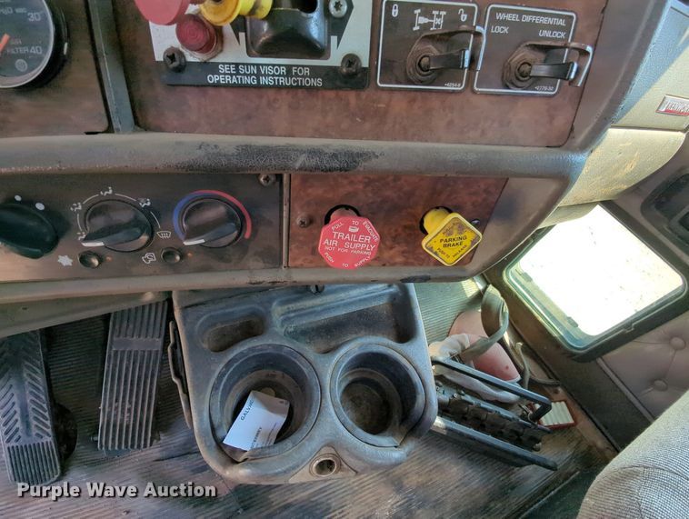 image for item MY9813 2006 Kenworth T800  crane truck