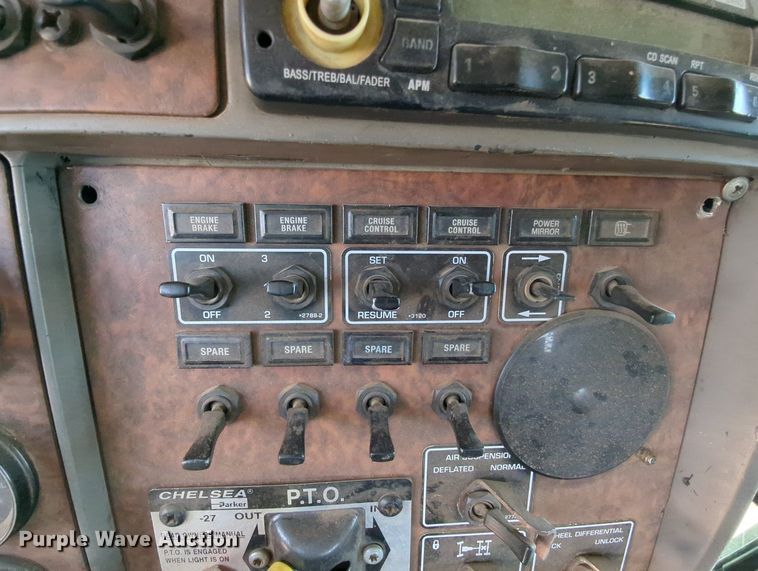 image for item MY9813 2006 Kenworth T800  crane truck