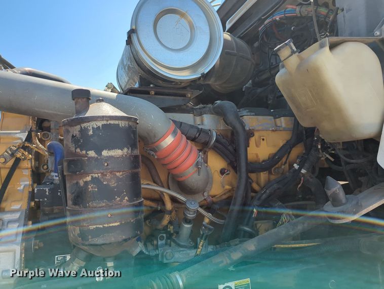 image for item MY9813 2006 Kenworth T800  crane truck