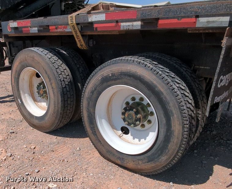 image for item MY9813 2006 Kenworth T800  crane truck