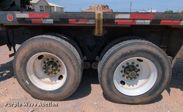 image for item MY9813 2006 Kenworth T800  crane truck