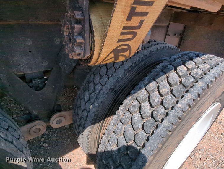 image for item MY9813 2006 Kenworth T800  crane truck