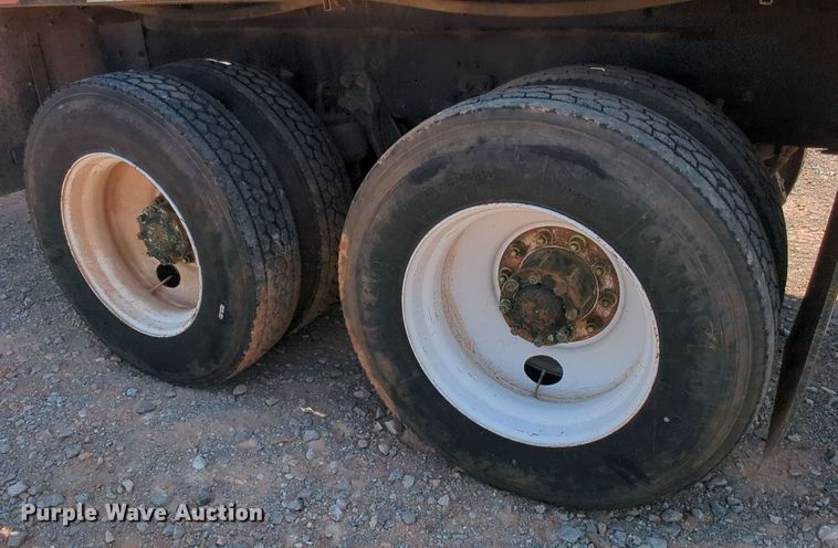 image for item MY9813 2006 Kenworth T800  crane truck