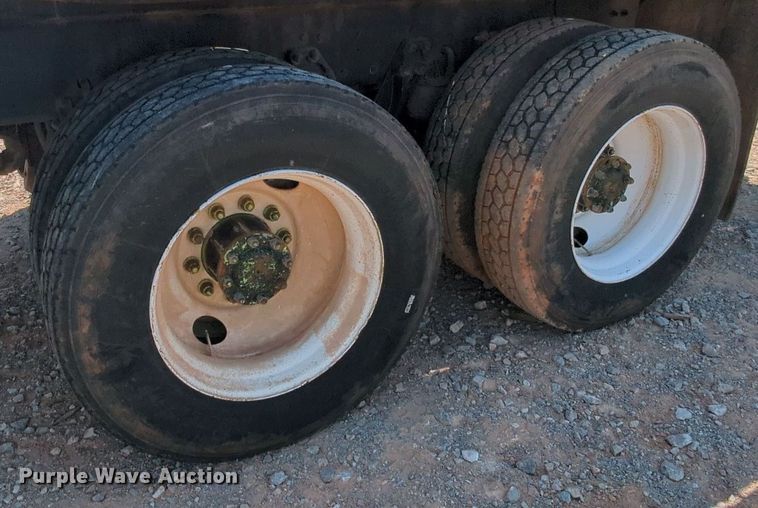 image for item MY9813 2006 Kenworth T800  crane truck