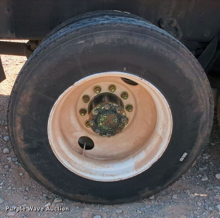 image for item MY9813 2006 Kenworth T800  crane truck