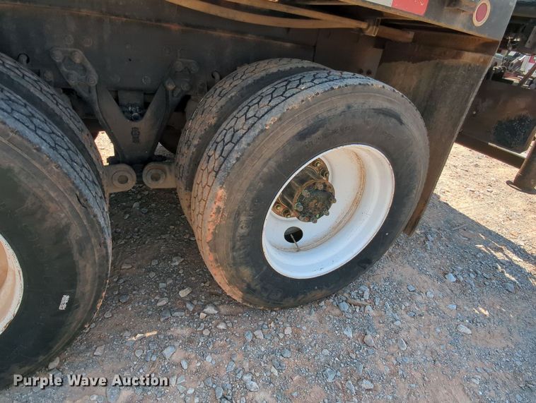 image for item MY9813 2006 Kenworth T800  crane truck