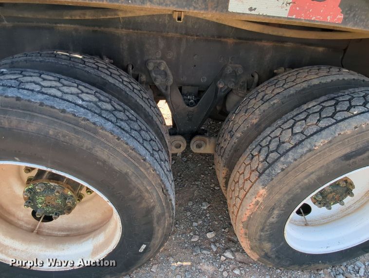 image for item MY9813 2006 Kenworth T800  crane truck