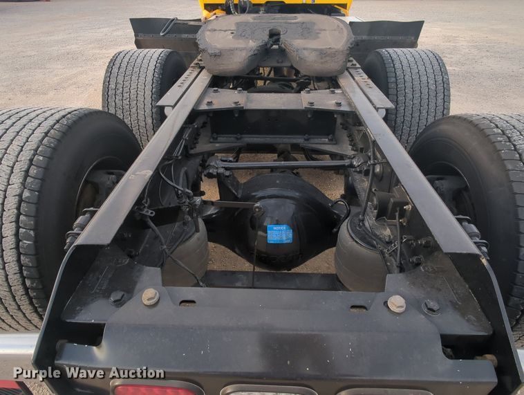 image for item MY9816 2020 Kenworth T680  semi truck