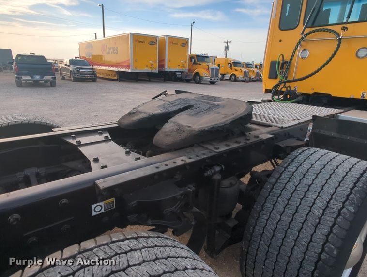 image for item MY9816 2020 Kenworth T680  semi truck