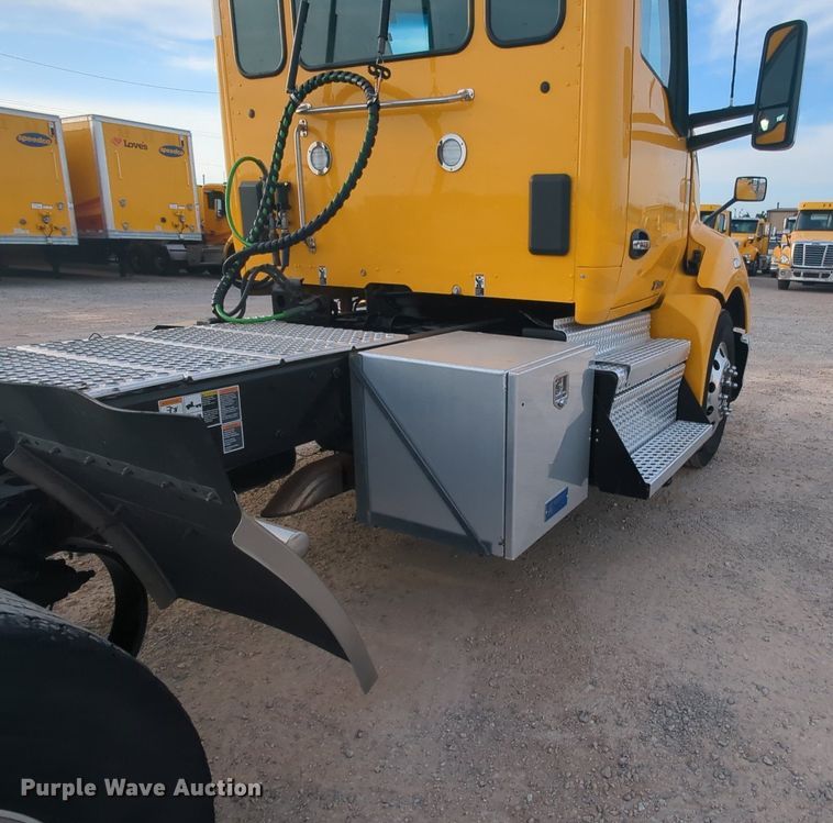 image for item MY9816 2020 Kenworth T680  semi truck