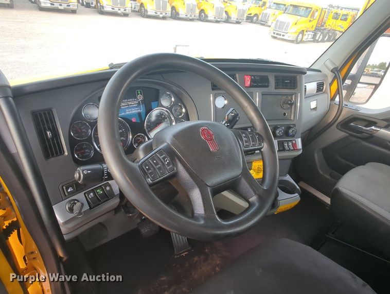 image for item MY9816 2020 Kenworth T680  semi truck