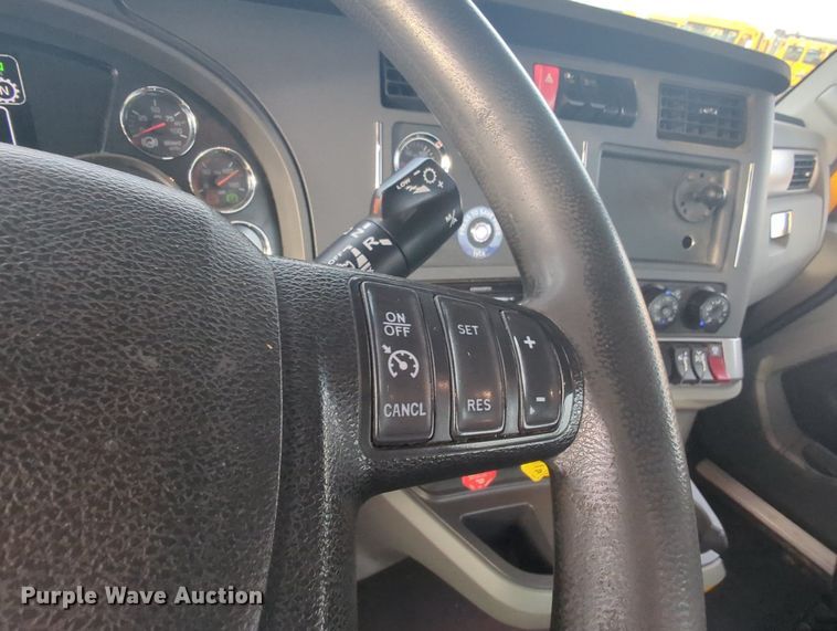 image for item MY9816 2020 Kenworth T680  semi truck