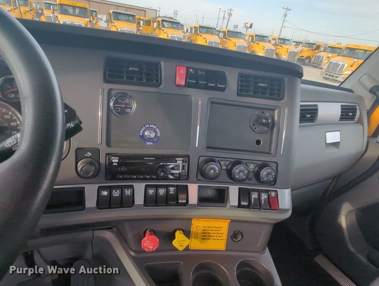 image for item MY9816 2020 Kenworth T680  semi truck