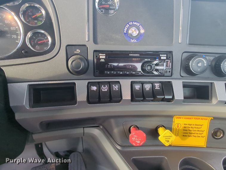 image for item MY9816 2020 Kenworth T680  semi truck