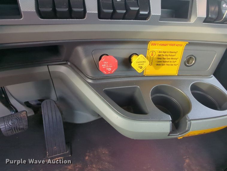 image for item MY9816 2020 Kenworth T680  semi truck