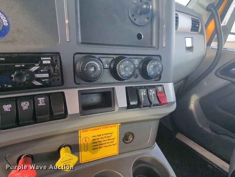 image for item MY9816 2020 Kenworth T680  semi truck