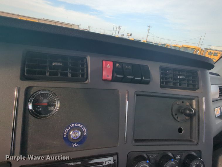image for item MY9816 2020 Kenworth T680  semi truck