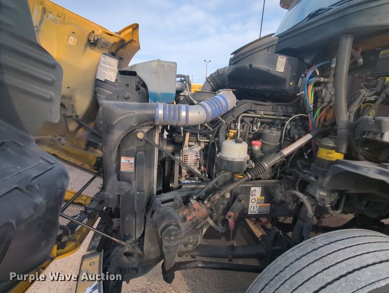 image for item MY9816 2020 Kenworth T680  semi truck